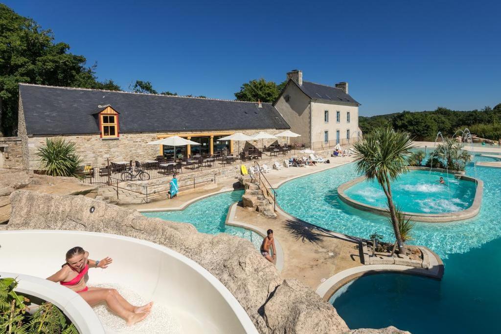 Mobilhome tout confort M9 domaine de Lanniron Quimper Extérieur photo